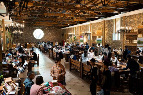 配资台 银川酒庄游火爆“五一” 释放葡萄酒文旅融合消费新活力